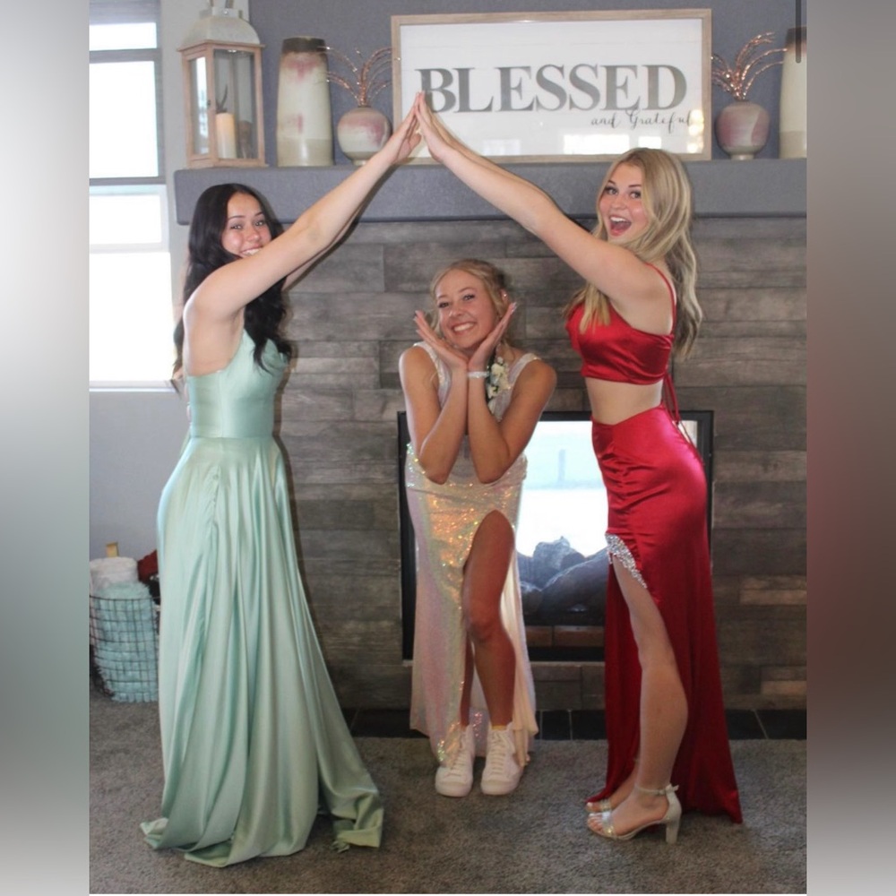 Red Two-piece prom dress